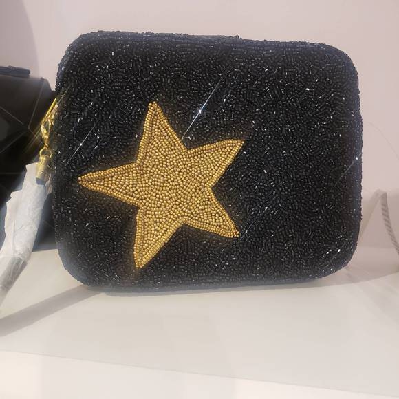 NEW MOYNA NEW YORK crossbody bag in black with gold star - Picture 1 of 1